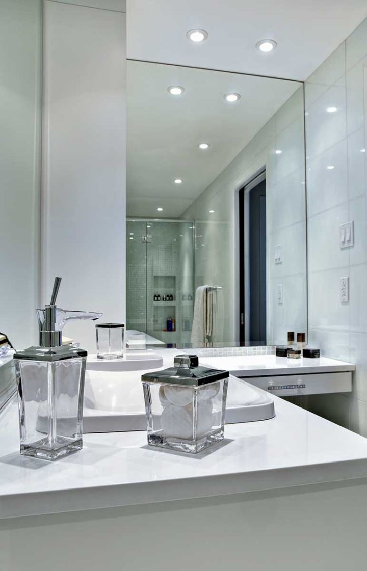 Atwater Condo — Modern Decor — photo 25